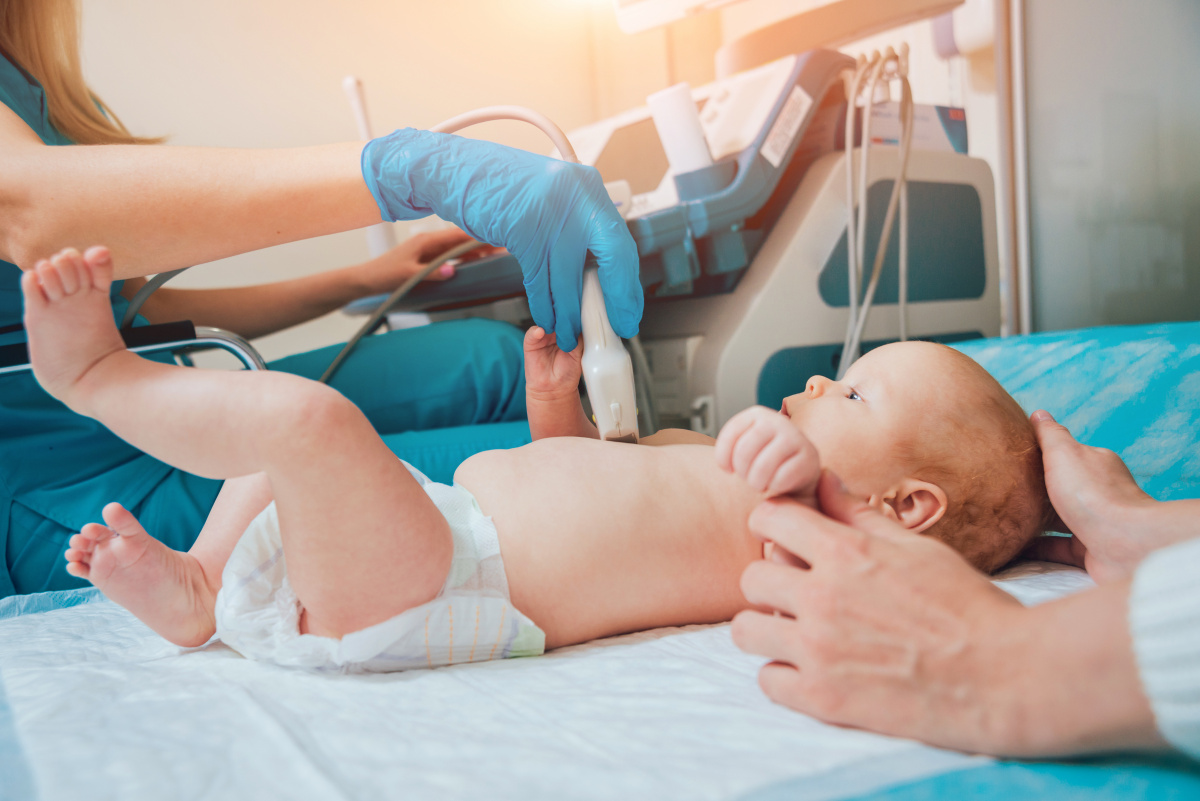 Các phương pháp điều trị cho bệnh u xơ ở trẻ sơ sinh là gì?