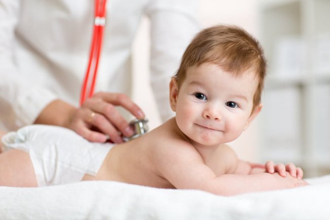 Làm thế nào để chẩn đoán phân biệt u nguyên bào thần kinh ở trẻ sơ sinh?