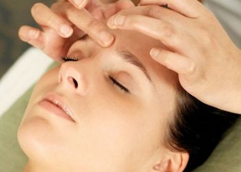 Phương pháp Bấm huyệt chữa đau đầu có tốt không?
